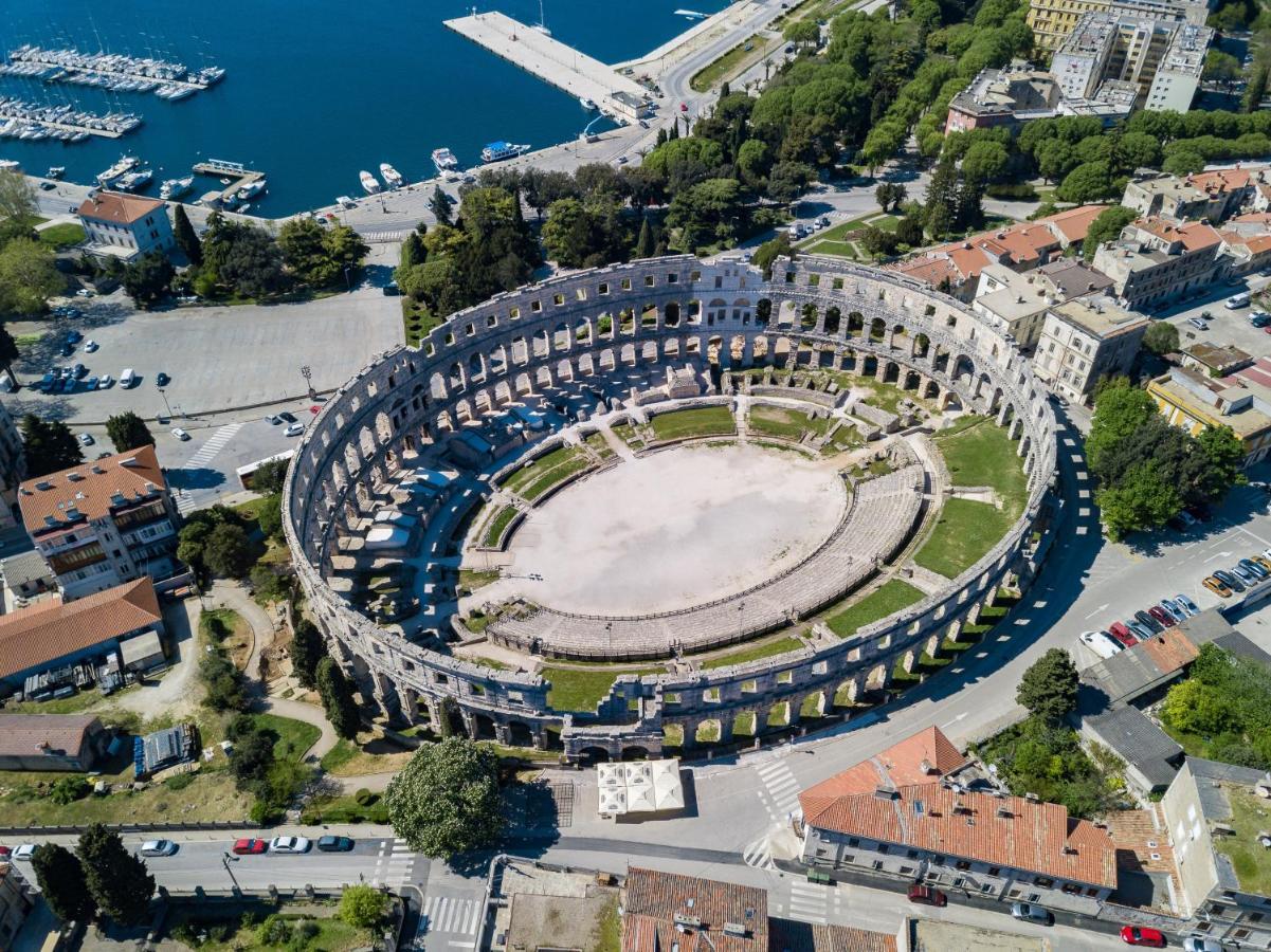 Quirky Apartment Arena With Parking Póla Kültér fotó