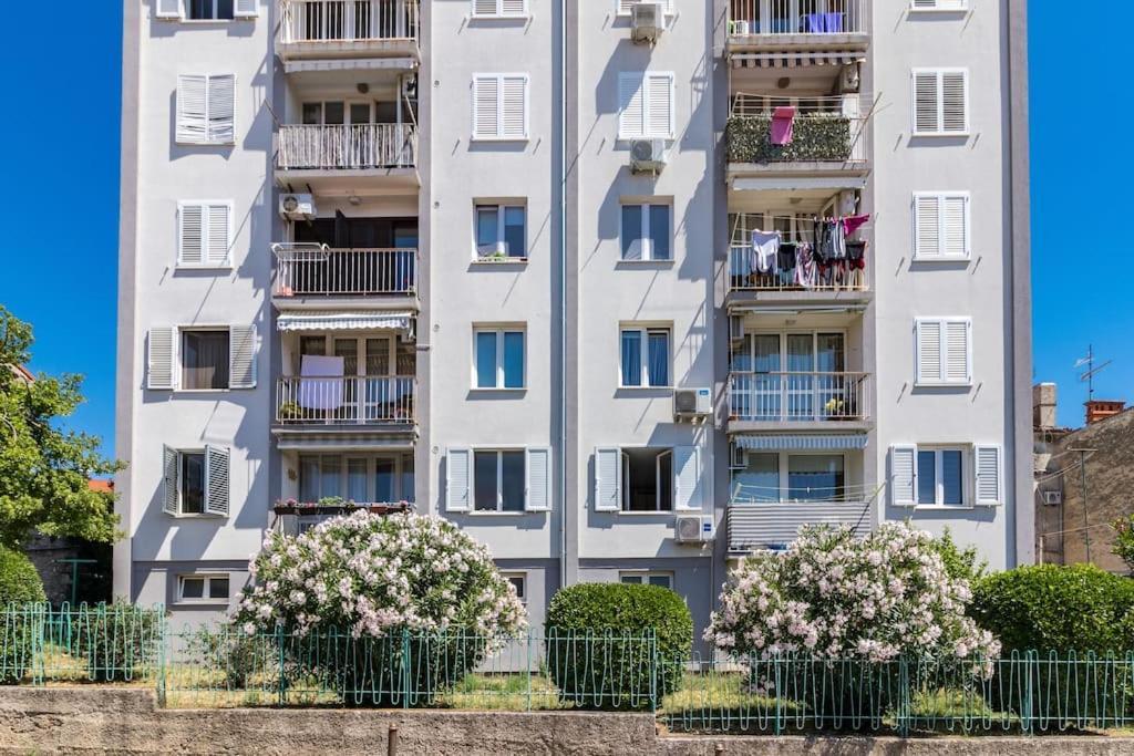 Quirky Apartment Arena With Parking Póla Kültér fotó